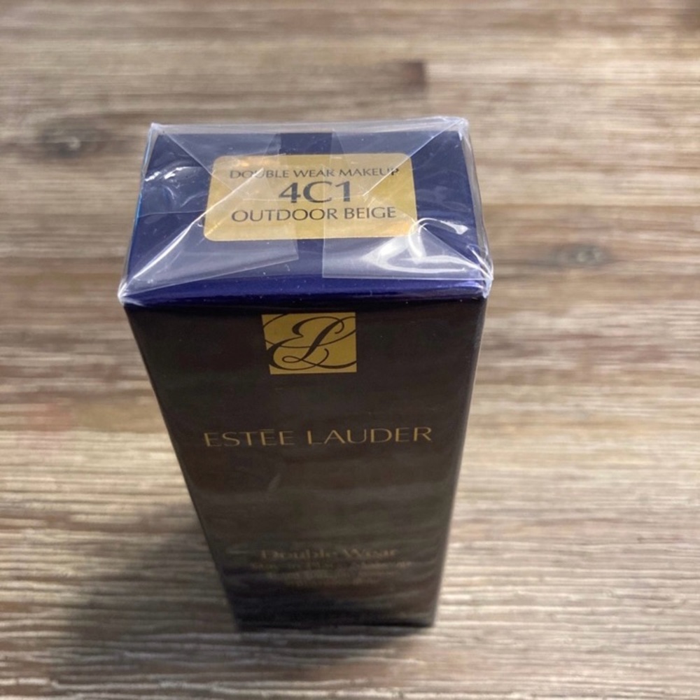 Estee Lauder Double Wear stay in place 4c1 Outdoor beige NIB